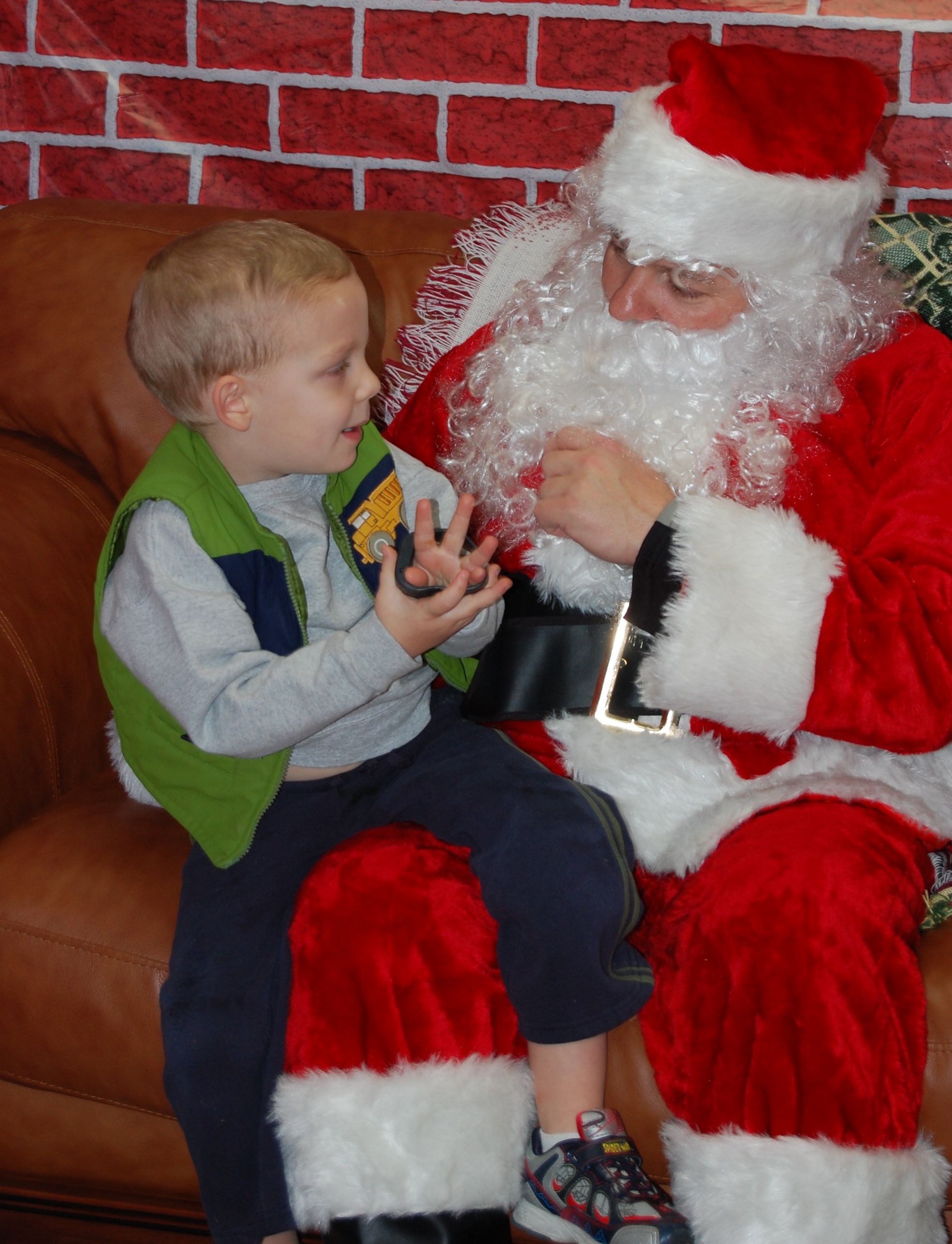 griffin-tells-santa-about-robotboy1